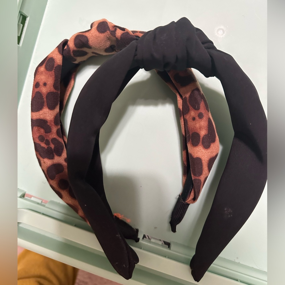 2 knotted headbands